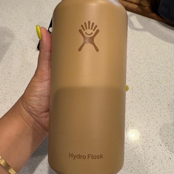 32 oz Hydroflask tumbler special edition toffee color with matching boot - Picture 1 of 16